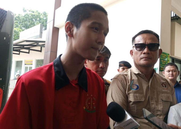 Ucapkan Permohonan Maaf, Tersangka KDRT Armor Toreador Jalani Sidang Perdana di PN Cibinong