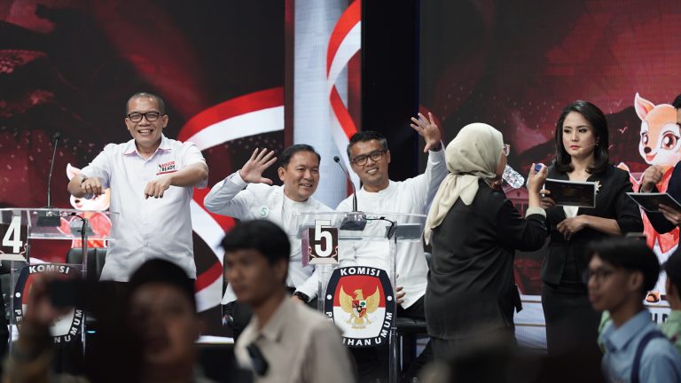 Komitmen Dokter Rayendra dan Eka Maulana di Debat Perdana Pilwalkot Bogor 2024