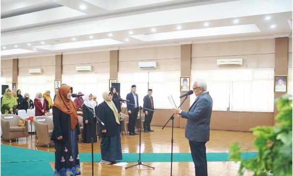 Dr Feril Hariati dan Dr Imas Kania Resmi Dilantik Jadi Dekan FTS dan FAI UIKA Bogor