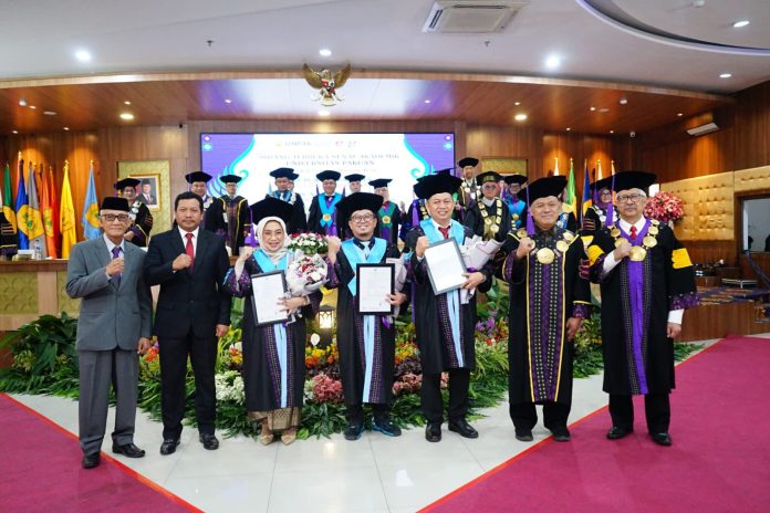 Universitas Pakuan Kukuhkan Tiga Guru Besar Saat Dies Natalis ke-44