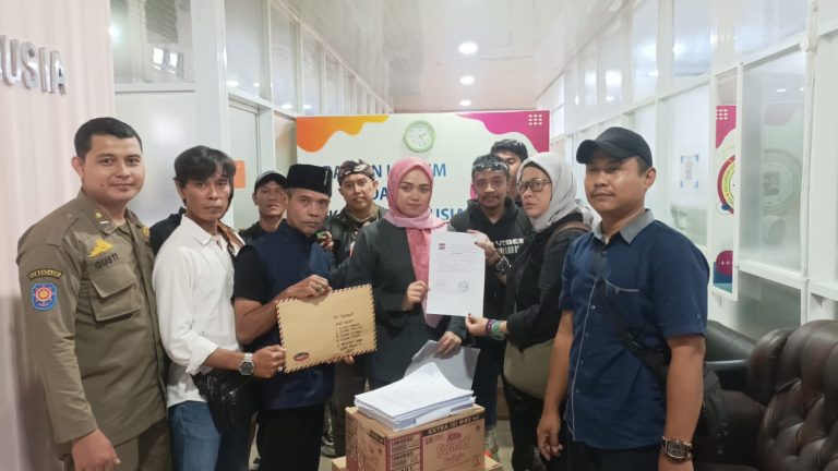 Warga Babakan Baru Serahkan Bukti Kavling ke Pemkot Bogor