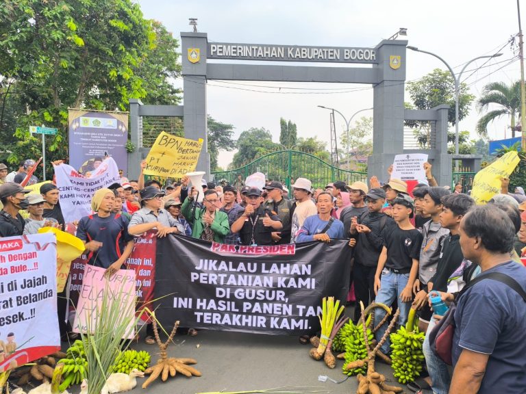 Ratusan Masyarakat Desa Iwul Geruduk Pemkab Bogor, Tuntut Hal Ini Kepada PT Kuripan Raya