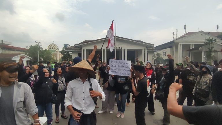 Ratusan Warga Babakan Baru Geruduk Kantor Balaikota Bogor, Tuntut Penyelesaian Status Tanah