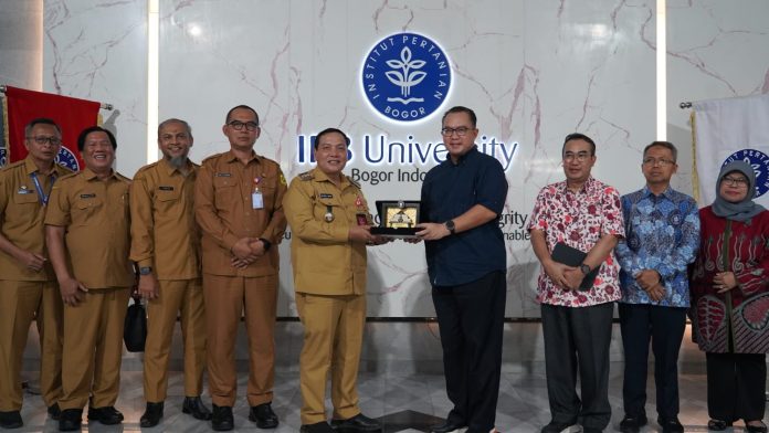 Pj. Bupati Bogor - Rektor IPB University Bertemu Bahas Peningkatan Indeks Ketahanan Pangan