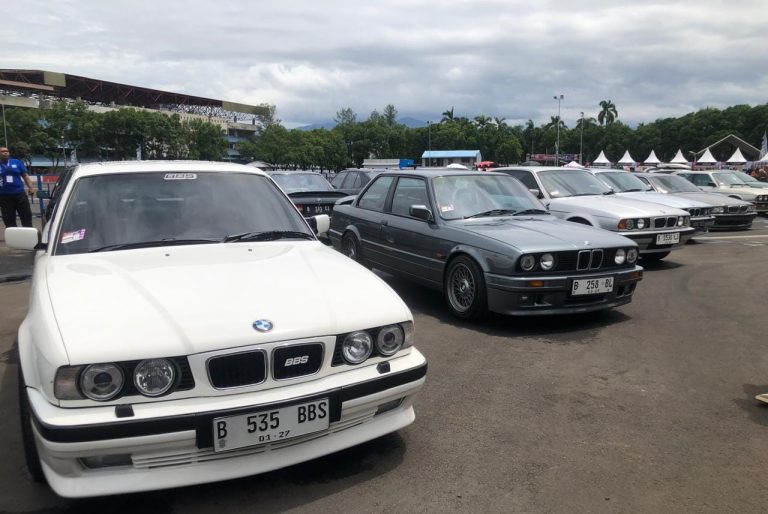 Puluhan Mobil BMW Dipamerkan di Indonesian Bimmerfest Sentul, Aksi Drift Tarik Antusias Pengunjung