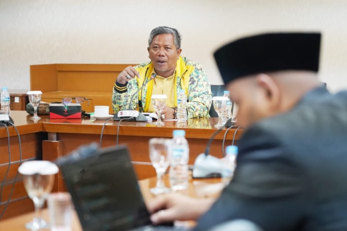 Pansus Raperda Perlindungan Guru Mulai Rapat Perdana