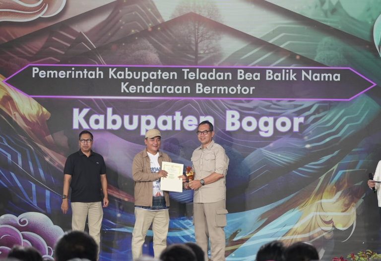 Tutup Akhir Tahun, Pemkab Bogor Borong Dua Penghargaan Bergengsi di Anugerah Philothra Jawa Barat 2024 