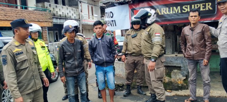 Muspika Megamendung Bersihkan Joki di Jalur Alternatif Puncak