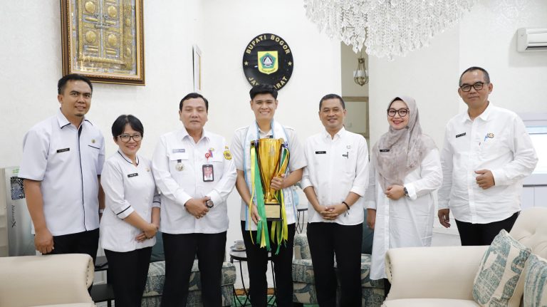 Pj Bupati Bogor Nobatkan Mochamad Djanu Anshar Juara Nasional Duta Kesehatan sebagai Duta Stunting Kabupaten Bogor