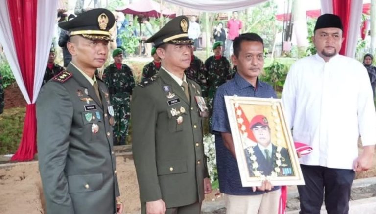 Jelang Dilantik Bupati Bogor terpilih, Rudy Susmanto, Pindahkan Makam Orang Tua