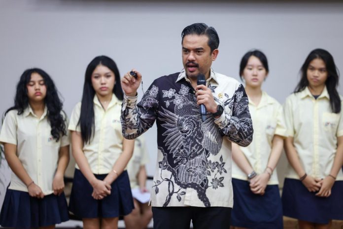 Menteri UMKM Tanamkan Semangat Wirausaha di Kalangan Siswa SMA