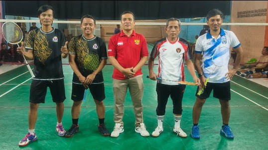 Pasangan PinDang Kembali Tembus Final Turnamen Bulutangkis Gor Tirta Karya 2025