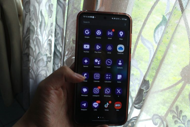 Menjaga Adab di Dunia Maya: Pedoman Etika Komunikasi di Era Digital