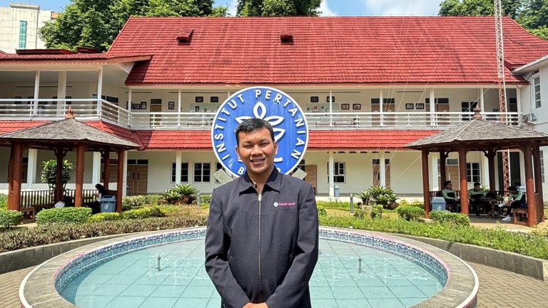 Kisah Doni Sahat Tua Manalu: Mengabdi dengan Ilmu, Berkarya untuk Bangsa