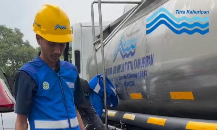 Perumda Air Minum Tirta Kahuripan Sediakan Bantuan Mobil Tangki Air Bersih