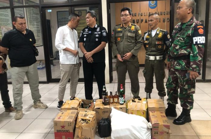Satpol PP Kabupaten Bogor Razia THM di Bulan Ramadan, 183 Botol Miras Diamankan
