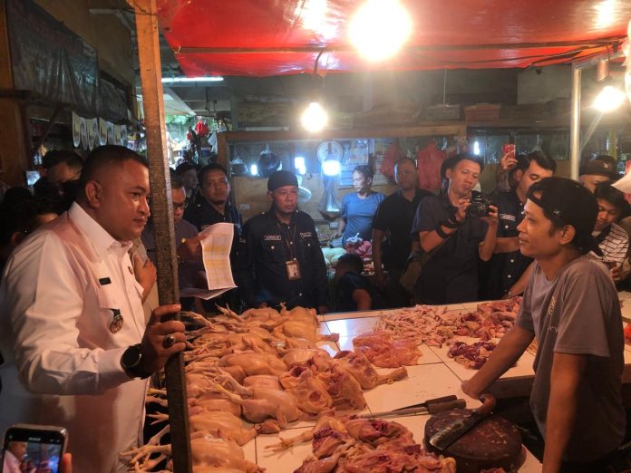 Sidak Pasar Cibinong, Bupati Bogor Pastikan Harga Bahan Pokok Stabil Jelang Lebaran