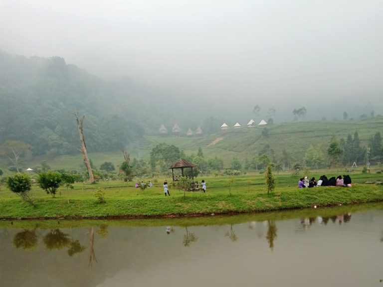Wisata Telaga Saat: Keindahan Tenang di Puncak