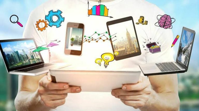 Peran Media Sosial dalam Membangun Hubungan Komunikasi Digital