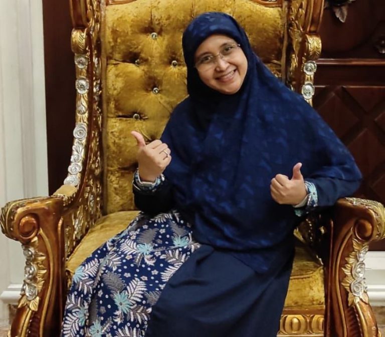 Perjalanan Seorang Akademisi : Linda Andriani, S.S., M.I.Kom