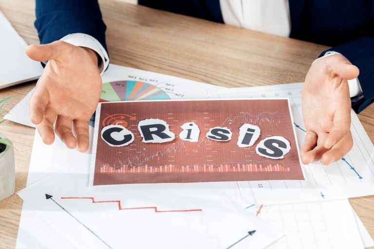 Transparansi Manajemen Krisis Event terhadap Citra Brand dan Loyalitas Penggemar