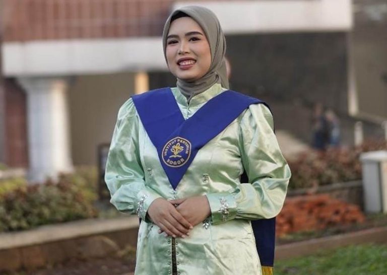 Belajar, Berkarya, Menginspirasi: Perjalanan Sarah Anjani Menjadi Asisten Dosen