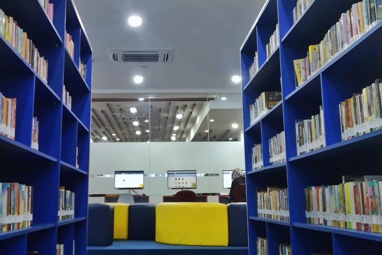 Menemukan Keheningan di Tengah Kota: Sehari di Perpustakaan Kota Bogor