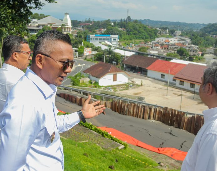 Perbaikan Jalan Batu Tulis