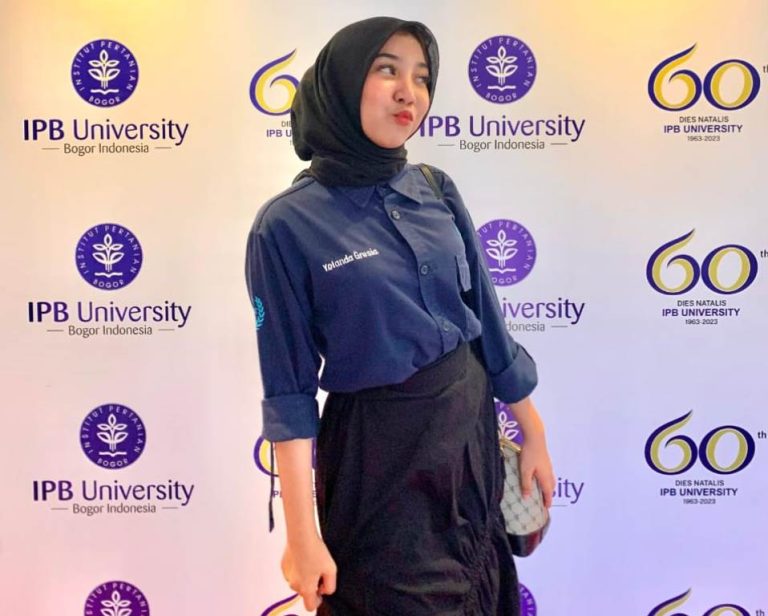 Yolanda Gresia: Meniti Langkah di Dunia Pembenihan Ikan dengan Ilmu dan Dedikasi