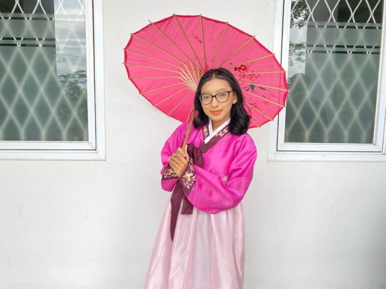 Gaya Mengajar yang Hebat ala Angelina Pebriani Sitorus saat Menjadi Asisten Dosen  