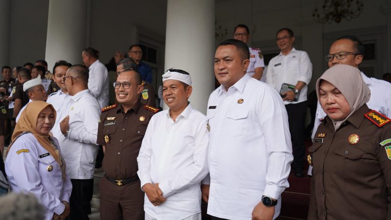 Bupati Bogor Hadiri Coaching Clinic Manajemen ASN se-Jawa Barat dan Teken Nota Kesepahaman Penanganan Permasalahan Hukum