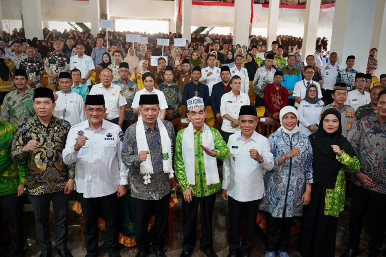 Kemenkop Dukung Pengembangan Ekonomi Umat di Pesantren Melalui Percepatan Pembentukan Kopdeskel Merah Putih