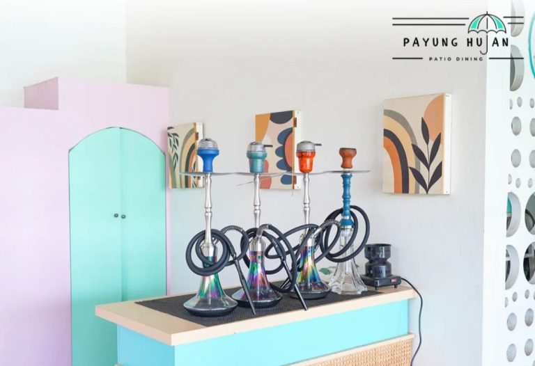 Payung Hujan Patio Dining Tawarkan Shisha dengan Harga Rp75 Ribu