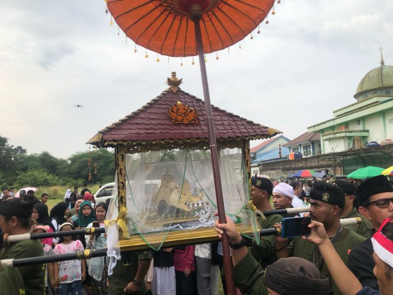 Kirab Mahkota Binokasih Dapat Antusias Tinggi Masyarakat Bogor, Budayawan Serukan Kebangkitan Kearifan Lokal