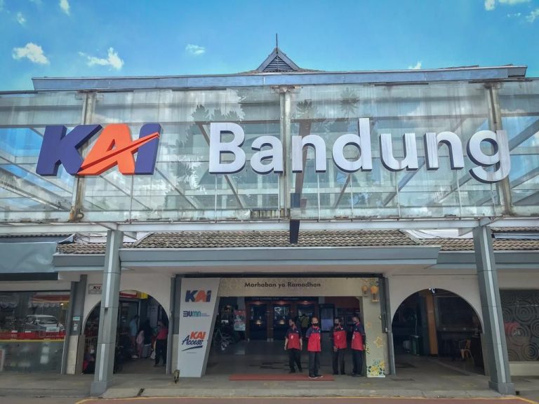 Pengalaman Seru ke Bandung: dari Kereta Ekonomis hingga Jelajah Kota Kembang