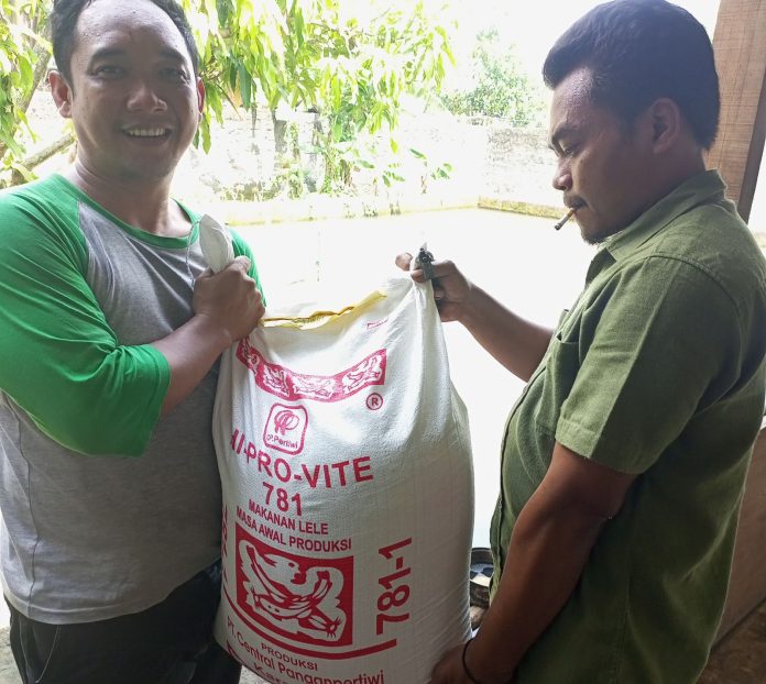 Andalan Business Grup Serahkan 5 Ribu Benih Lele dan Sewa Kolam untuk Warga Bubulak