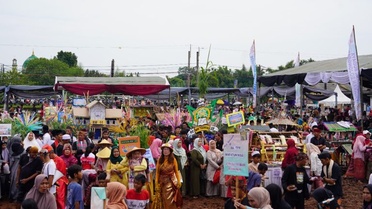 Disambut Antusias Ribuan Warga, Parade Budaya Bojonggede 2025 Berlangsung Meriah