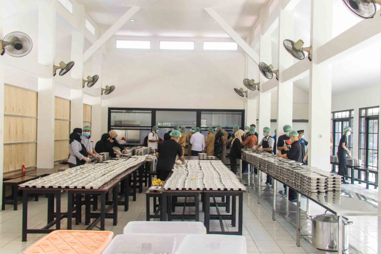 Kasus Dugaan Keracunan MBG, Dedie : Pastikan Penanganan Ditanggung Pemkot
