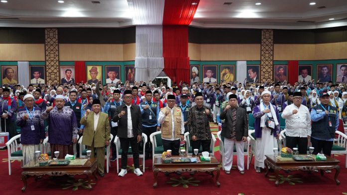 Pemkab Bogor Lepas Keberangkatan 435 Calon Jemaah Haji Kloter 47 JKS ke Tanah Suci