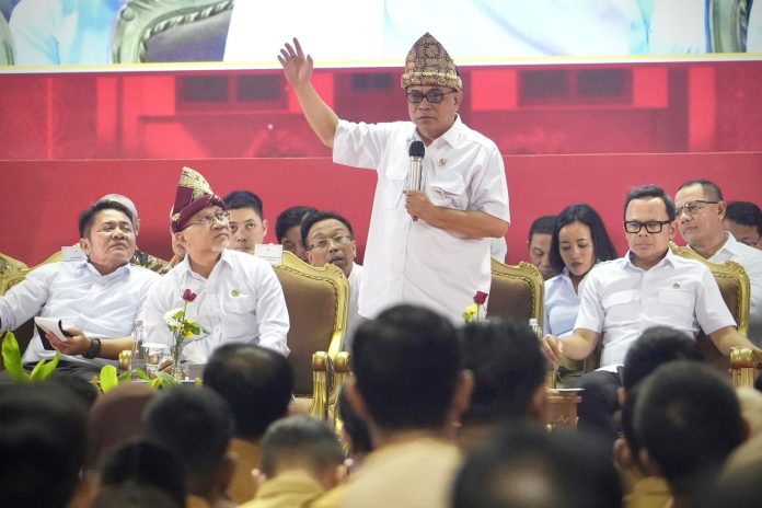 Menkop: Kopdes/ Kel Merah Putih Jadi Saluran Distribusi Utama Komoditas yang Disubsidi Negara