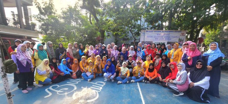 Meriah! Peringati Hari Lanjut Usia Nasional 2025, Posbindu Mutiara Gelar Senam dan Cek Kesehatan Gratis