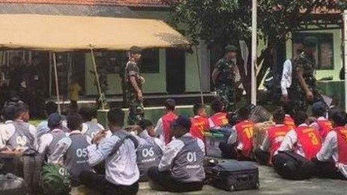 Siswa Nakal Tukang Tawuran di Jabar Mulai Dikirim ke Barak Militer