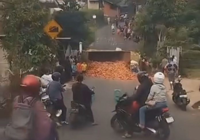 Truk Batu Bata