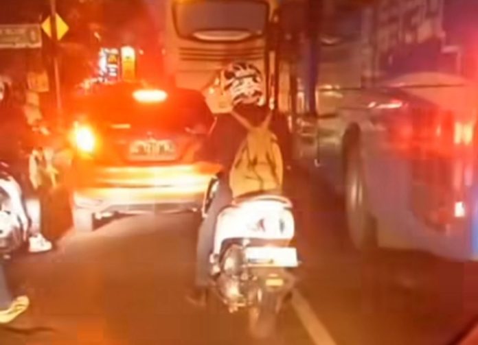 Bus Mogok