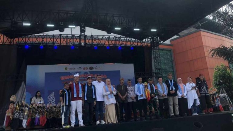 Bupati Bogor Rudy Susmanto resmi membuka event Kabogor Fest 2025 yang digelar di Stadion Pakansari, Cibinong, selama 16 hari mulai 11 hingga 26 Juni 2025. (Albin/Bogordaily.net)