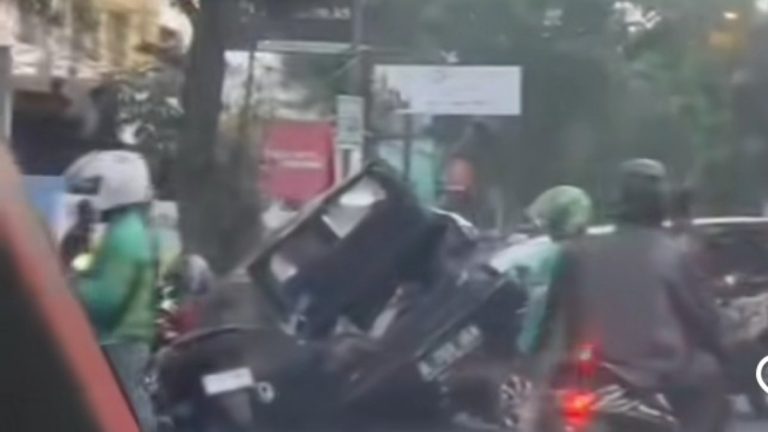 Kecelakaan Maut di Jalan Pandu Raya Bogor, Dua Mobil Adu Banteng, Satu Orang Tewas