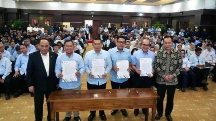 Kemenkop Tandatangani Pakta Integritas Anti Korupsi Guna Menyukseskan Program Kopdes/ Kel Merah Putih