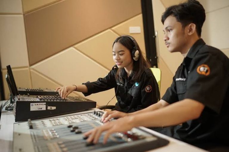 Peran Strategis Komunikasi