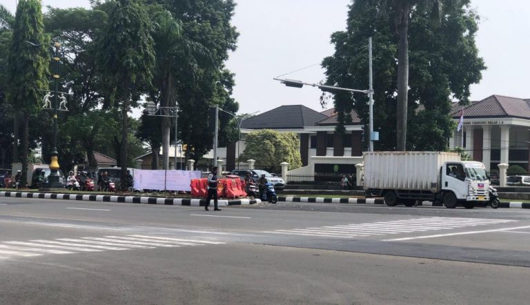 Dishub Uji Coba Traffic Light Jalan Simpang Tiga Pakansari Cibinong, Pengendara Tak Perlu Putar Balik!