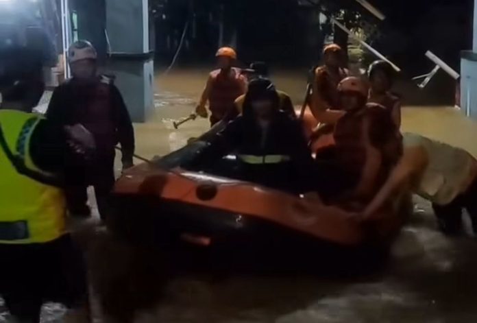 Banjir Cikahuripan